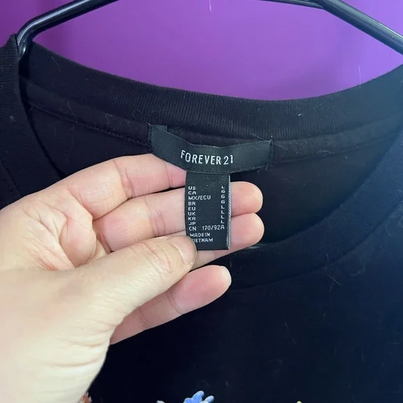 Forever 21 Blossoming Floral Print Black Crop Top - Picture 2 of 3